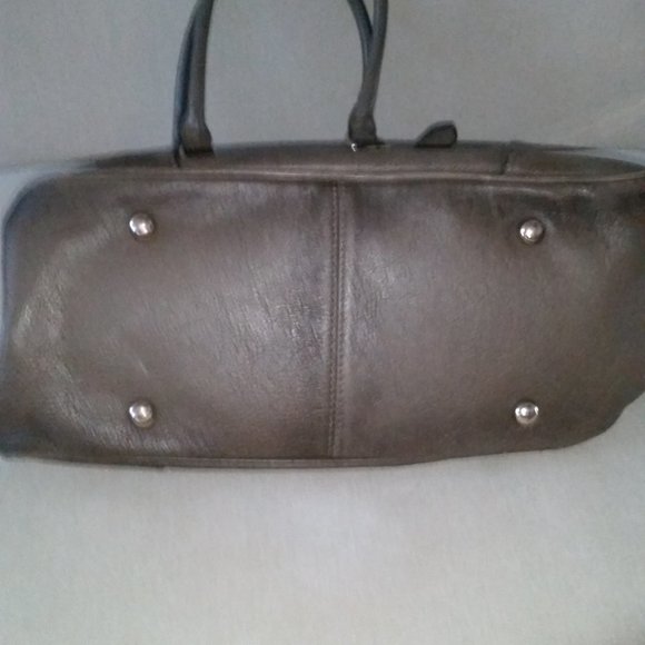 Danier grey leather tulip shaped bag - Picture 4 of 4